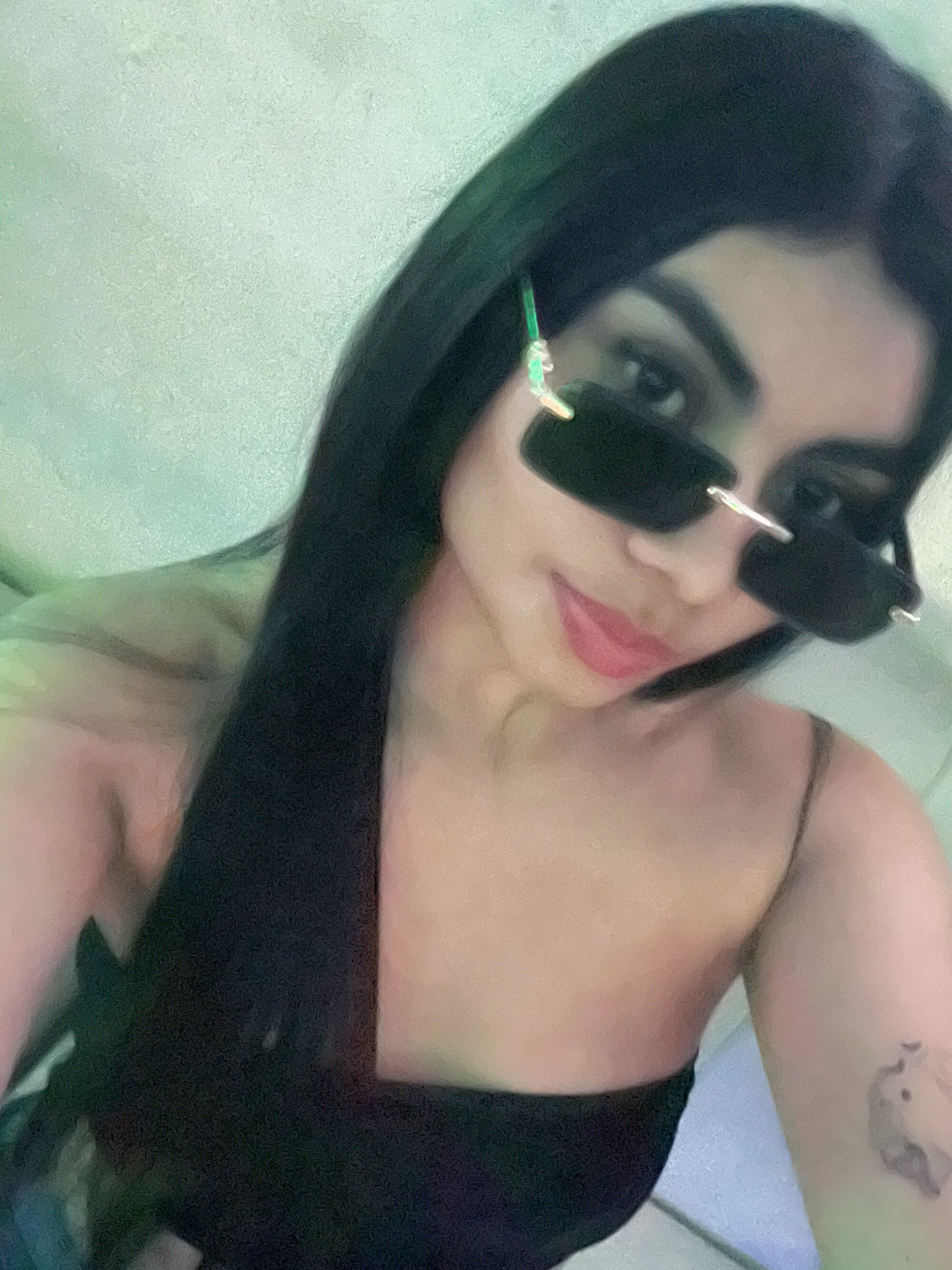 Alisia_20