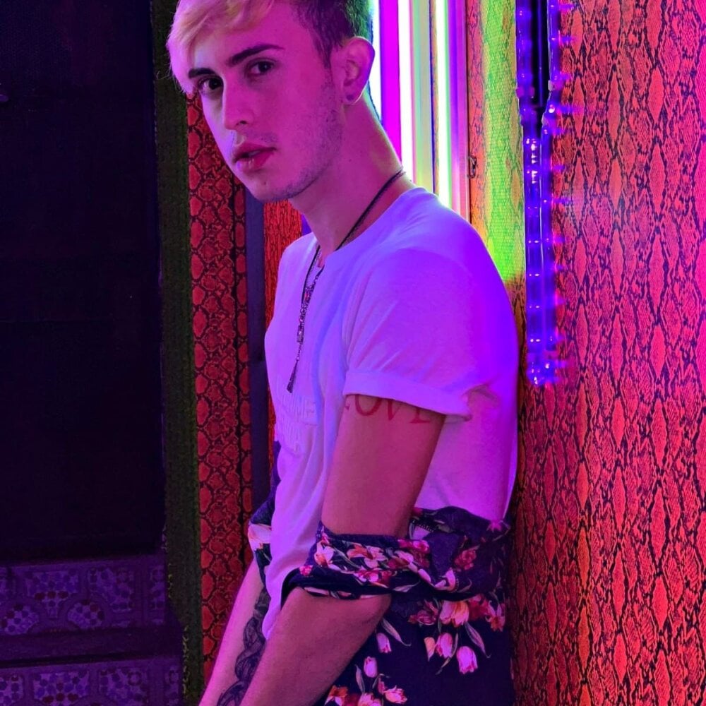 crazy_bitches_action from stripchat