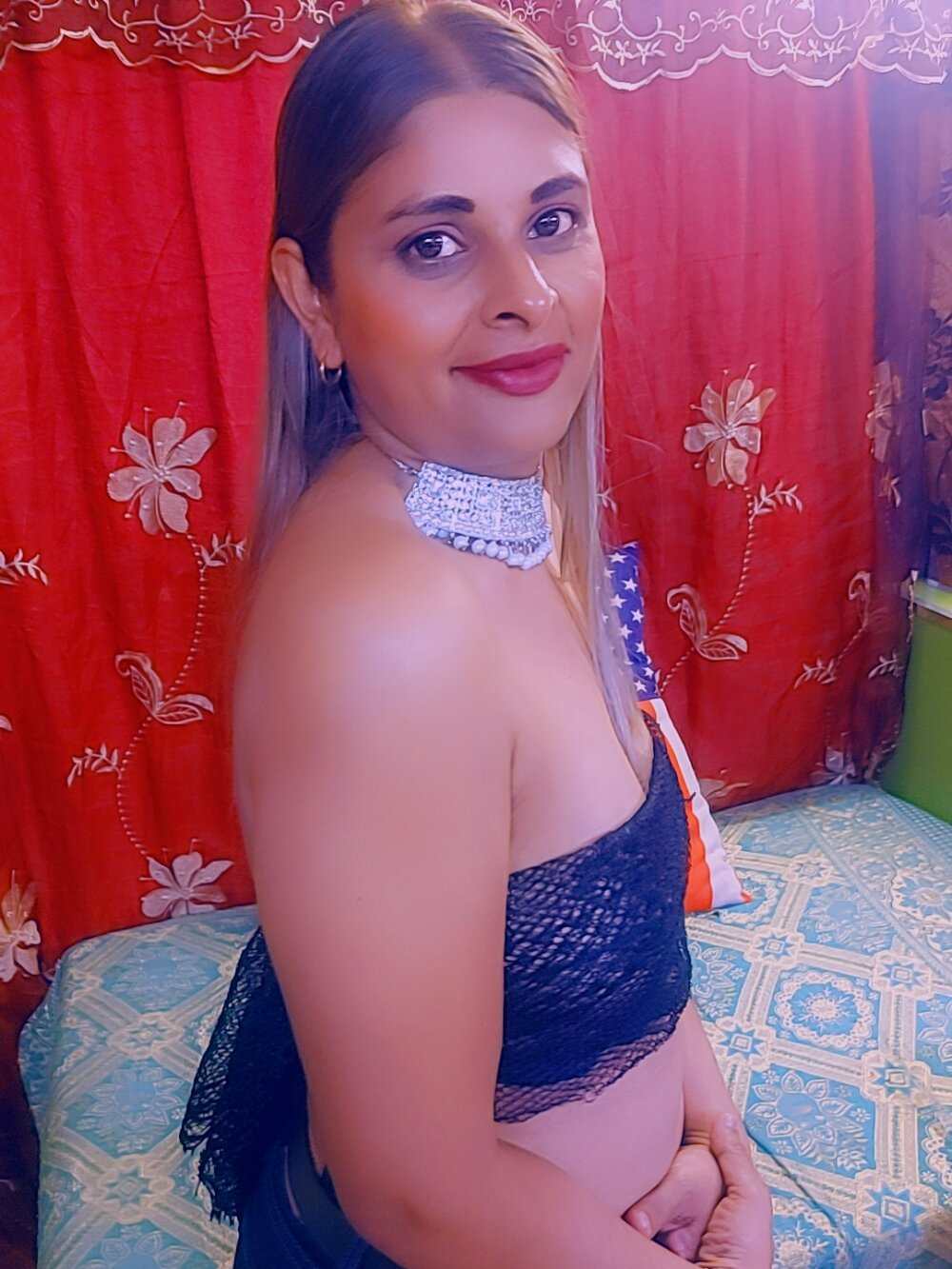 indianbuttercream live cam model at StripChat