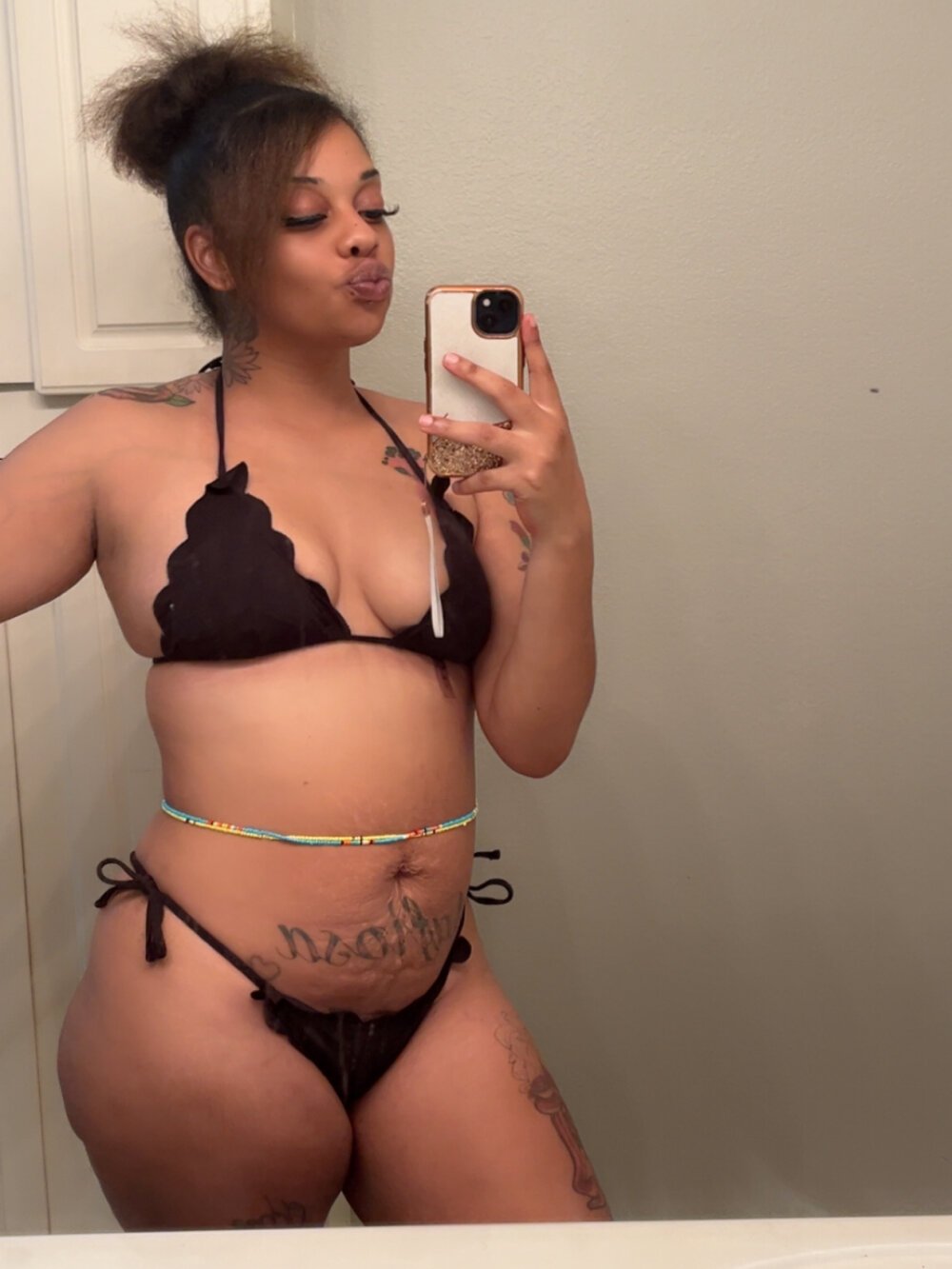 thickyellahippie from stripchat