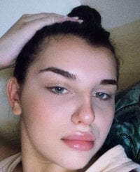 Carrie_Blaze's Offline Chat Room