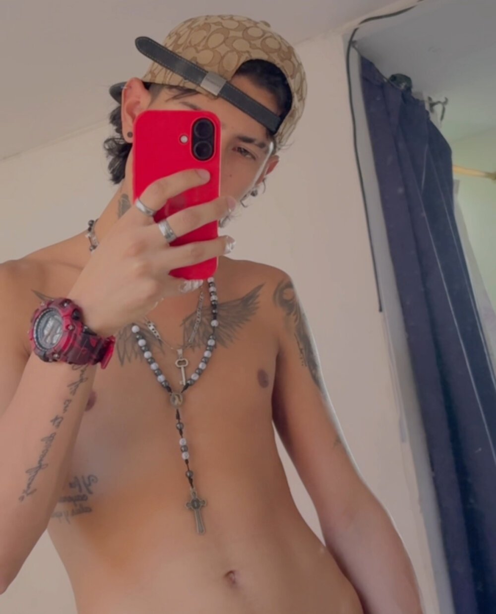 arnold_hot from stripchat