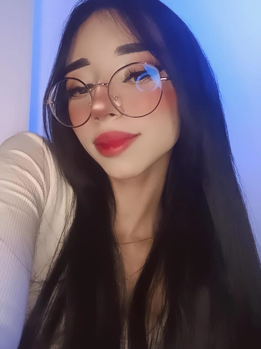 Aliice1_'s Offline XXX Chat