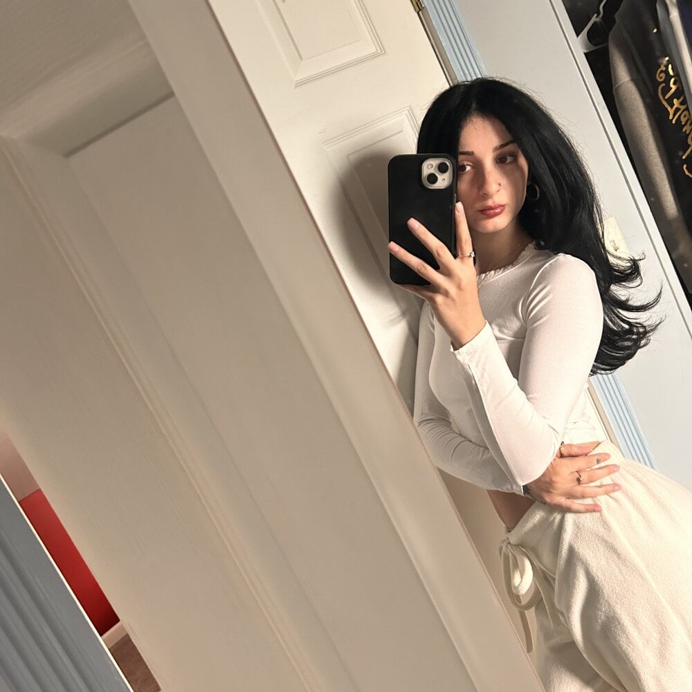 stripchat madzlovesyou webcam profile pic via sexcams-joy.com