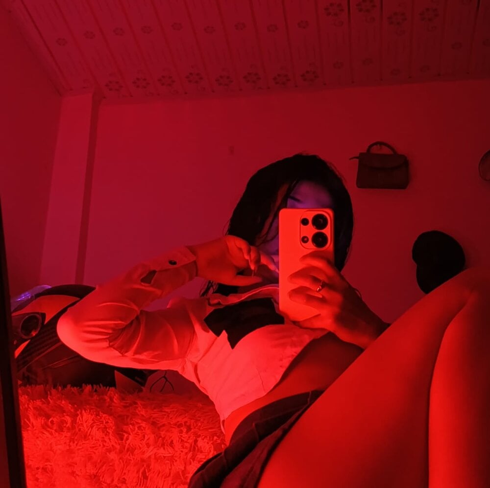 chloe_bluee from stripchat