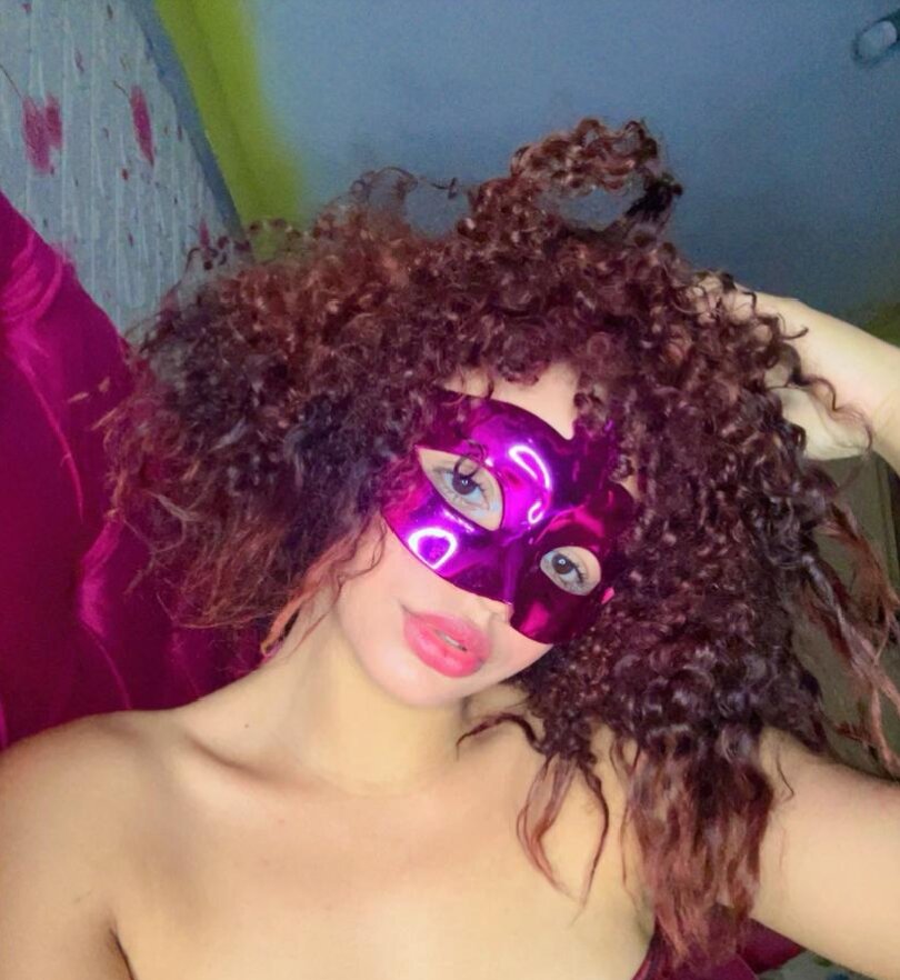 Roxy_hot10