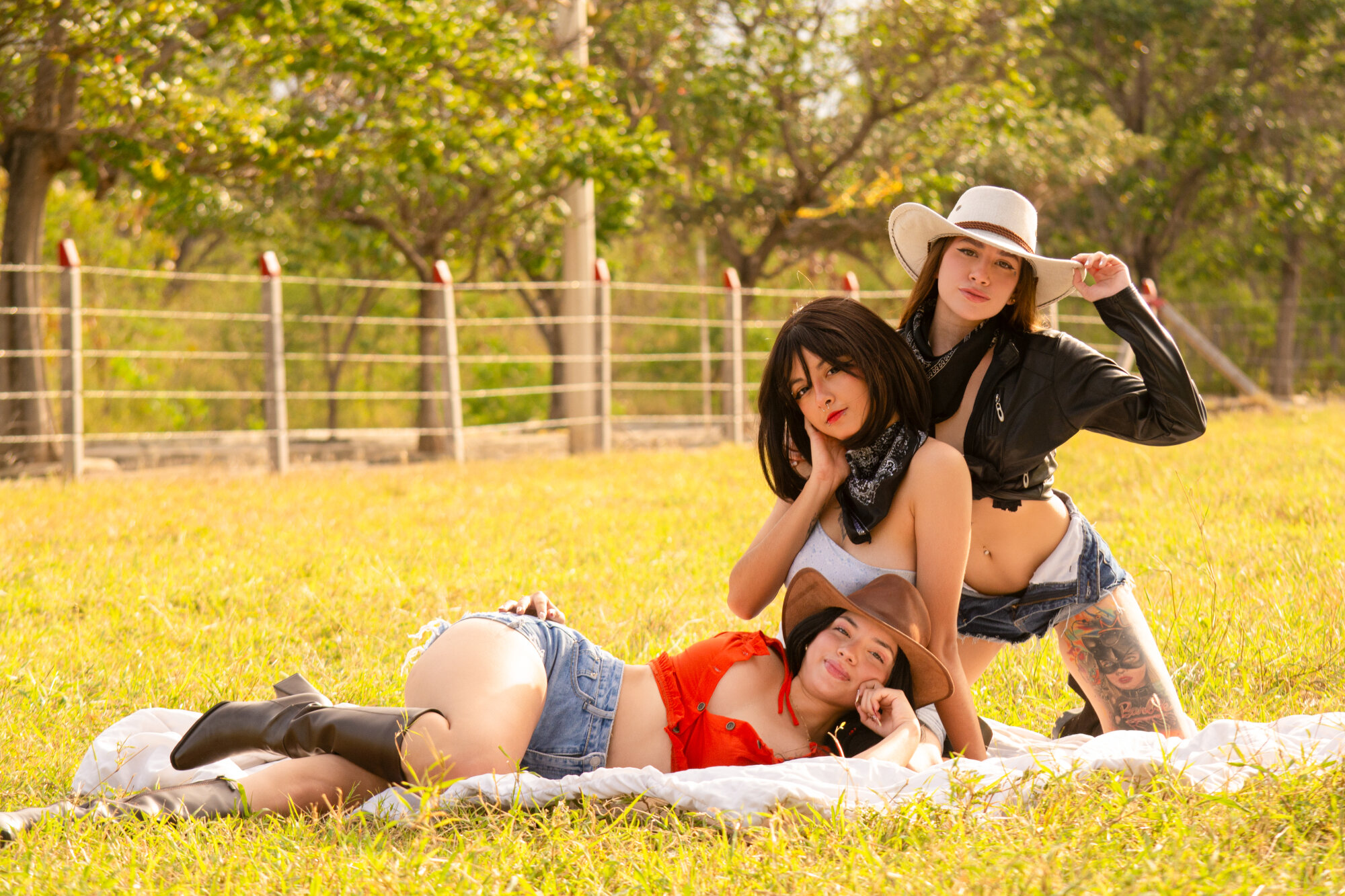 Cowgirls-
