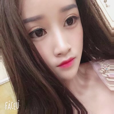 nbhuihuang04 live on StripChat
