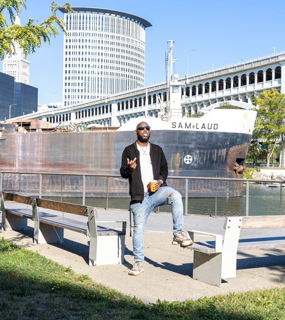 theblackpineapples from stripchat