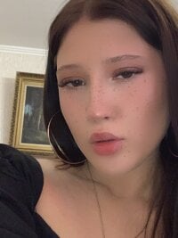 Heather_Ginger's Offline Chat Room