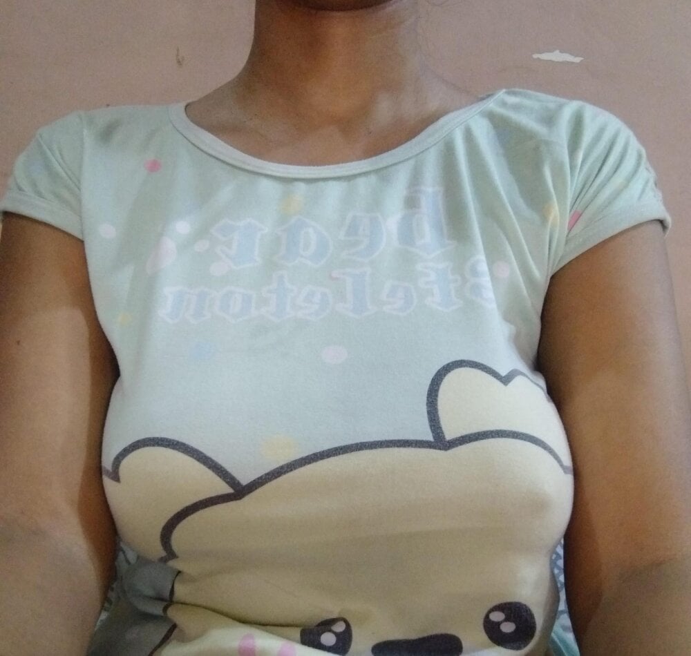 sleekcams.com swati-cam livesex profile in in-youur-dreams cams