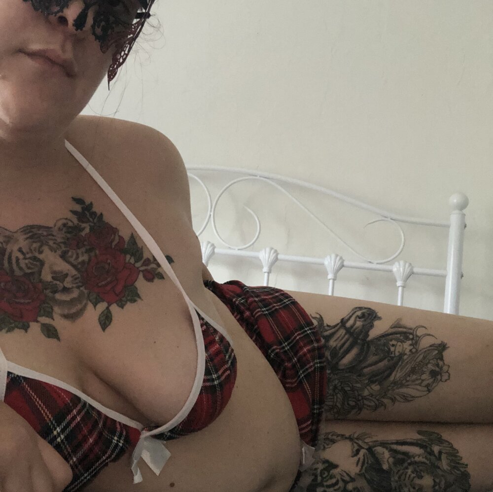Sexy-tatouer profile