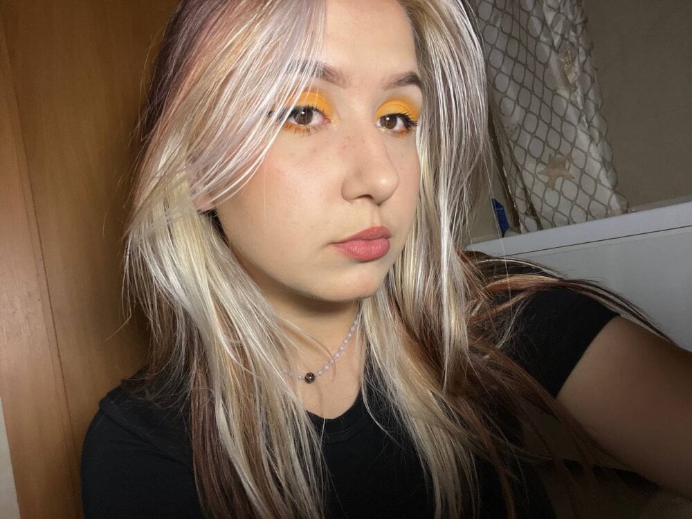 EmaBevelle profile