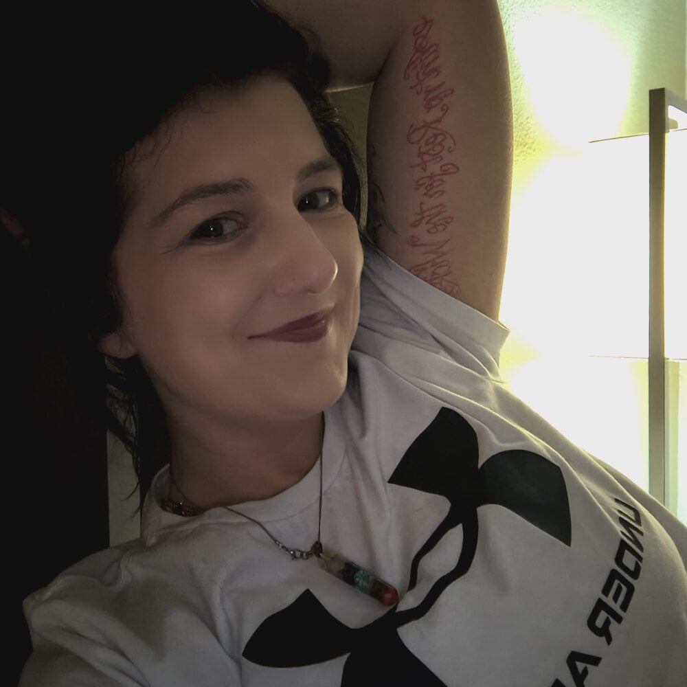 brunettebeautyy profile