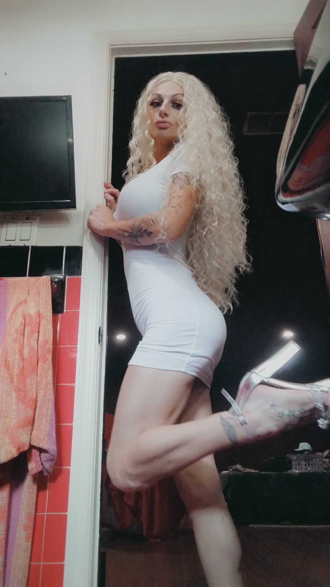 999blonDDbombshell999