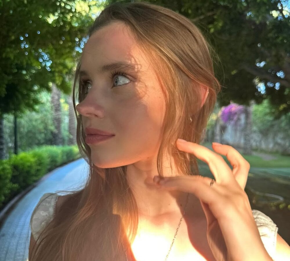 klaritzasx Adlı Modelin Çevrimdışı XXX Sohbeti