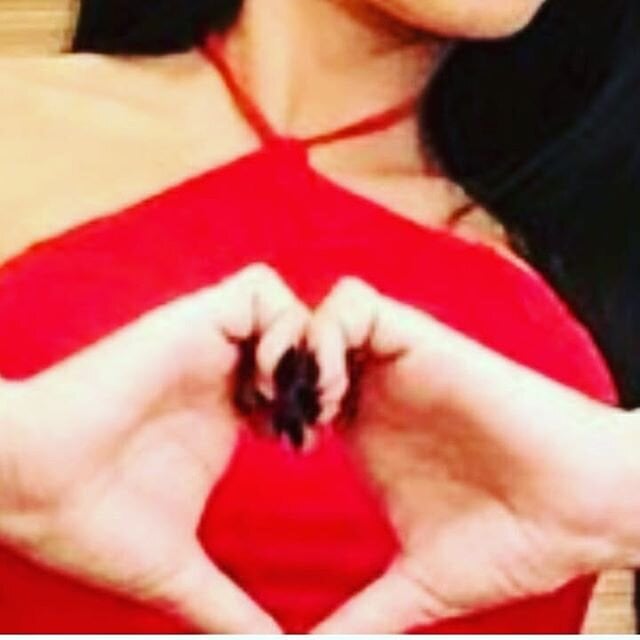 AmyraSunris live cam model at StripChat