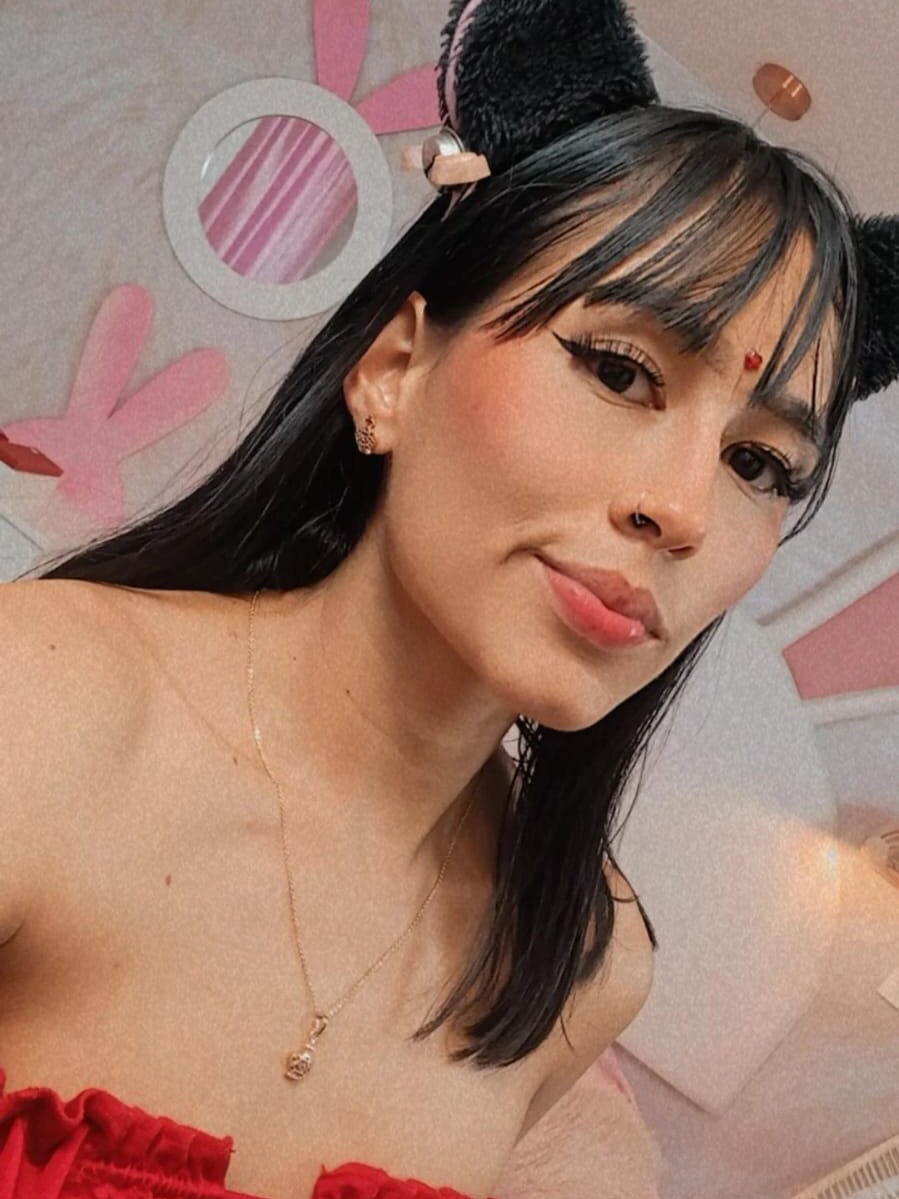 _sweety_sussy's Offline XXX Chat