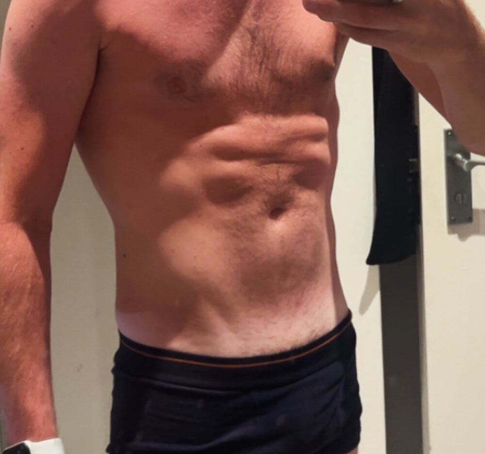 hotcountryguy90 from stripchat