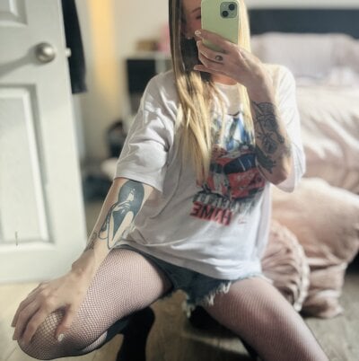 annadelrae444 Live Cam on StripChat