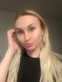 GoodGirlGeneva's Offline Chat Room