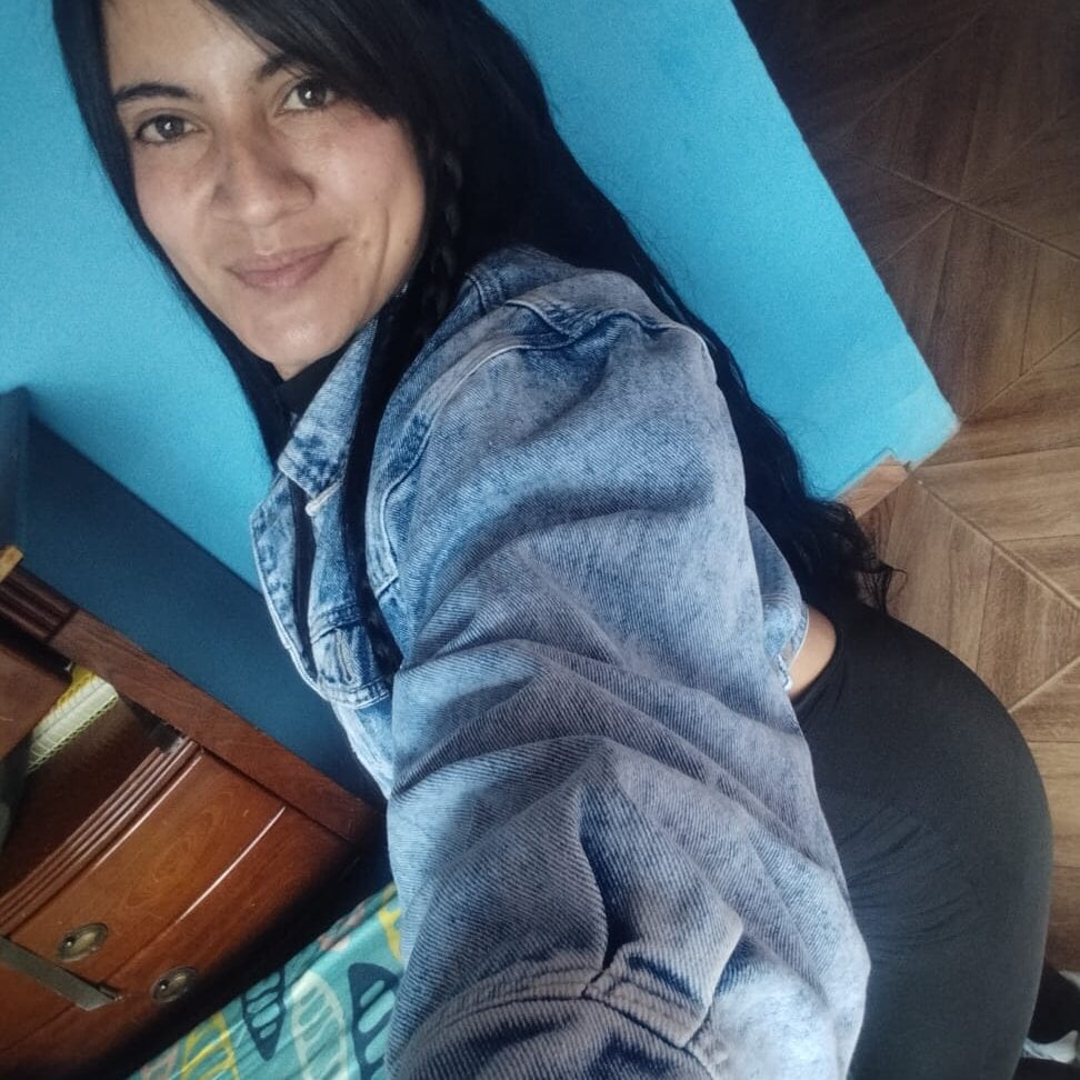 myliveeroticcams.com chloe_bunny livesex profile in where-u-will-love-to-be cams