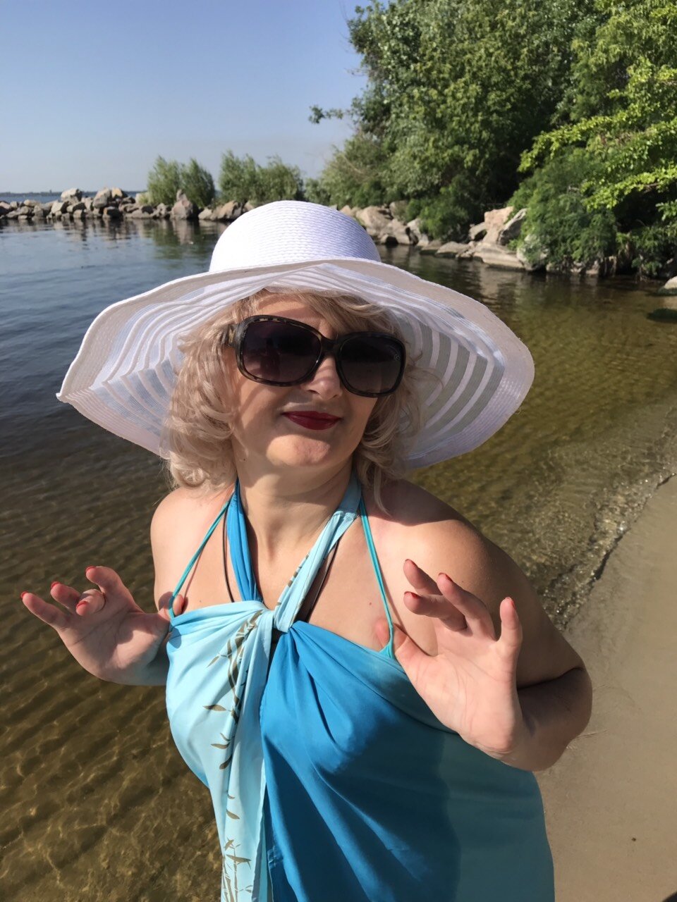 NikolinaBounty