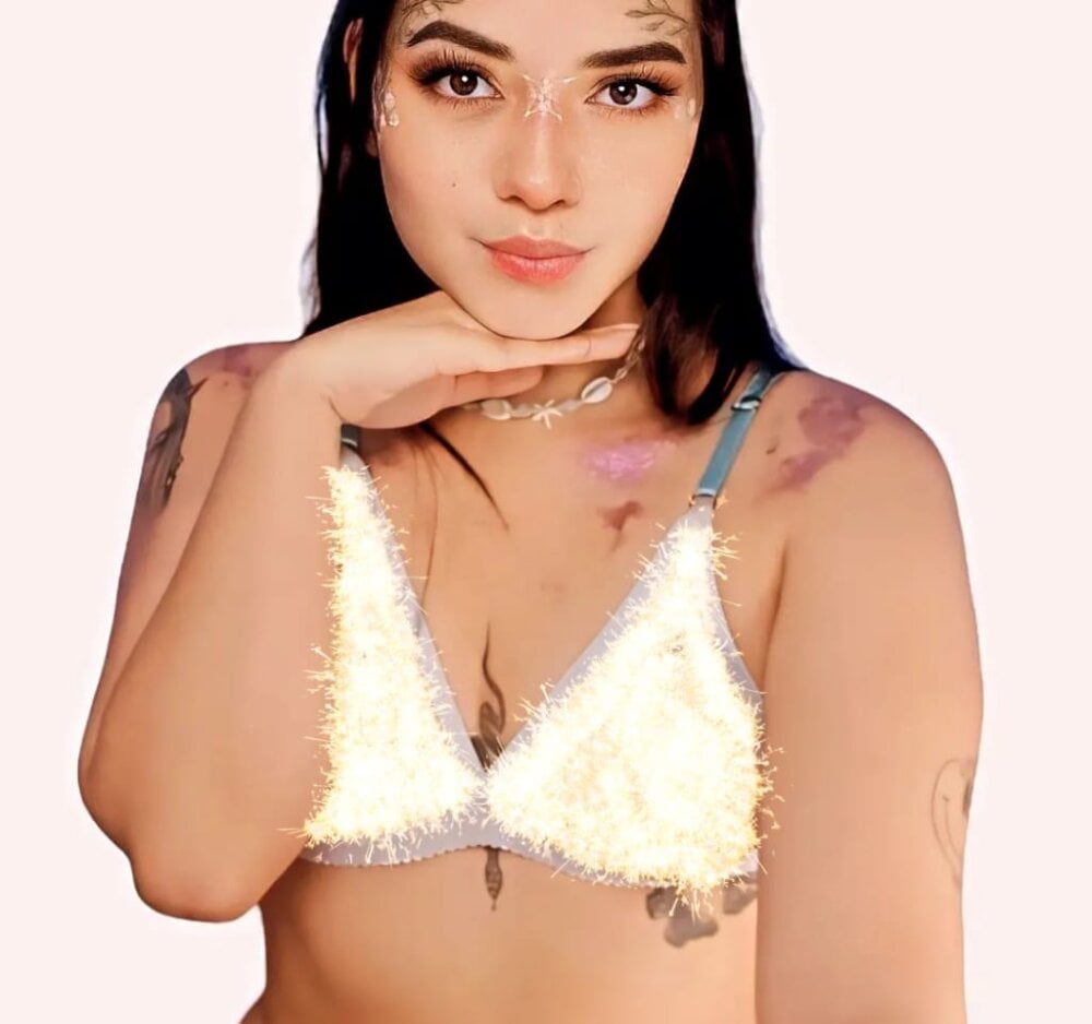 Melanyxx_ profile