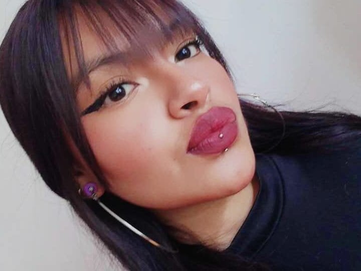 livesex.fan rayvenrose_ livesex profile in latino cams