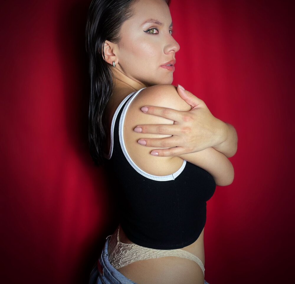 Live sex webcam photo for karlamorris_ #290132152