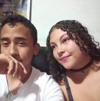 violeta_Lgangse's Offline Chat Room