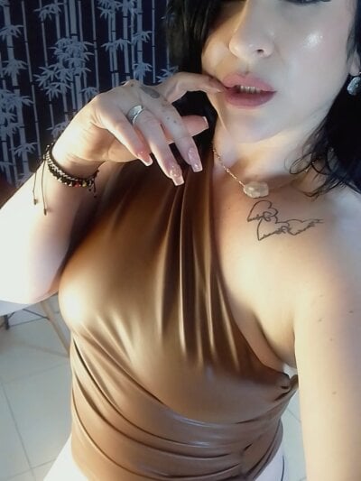 camil_milfdream on StripChat
