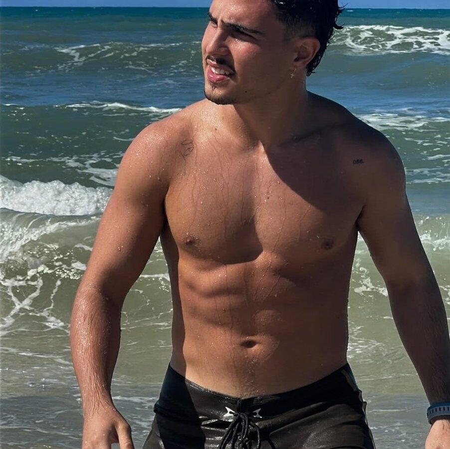 andrezinhuu00 from stripchat