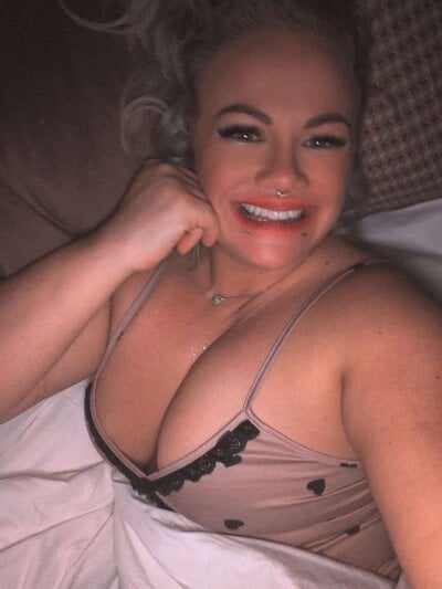 Ivyraye on StripChat