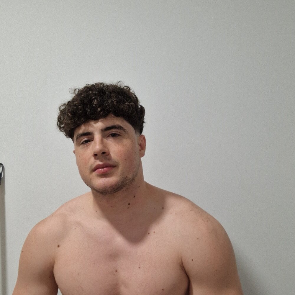 Classicphysiqq's Offline XXX Chat
