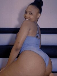 Anaelle24's Live Sex Cam Show