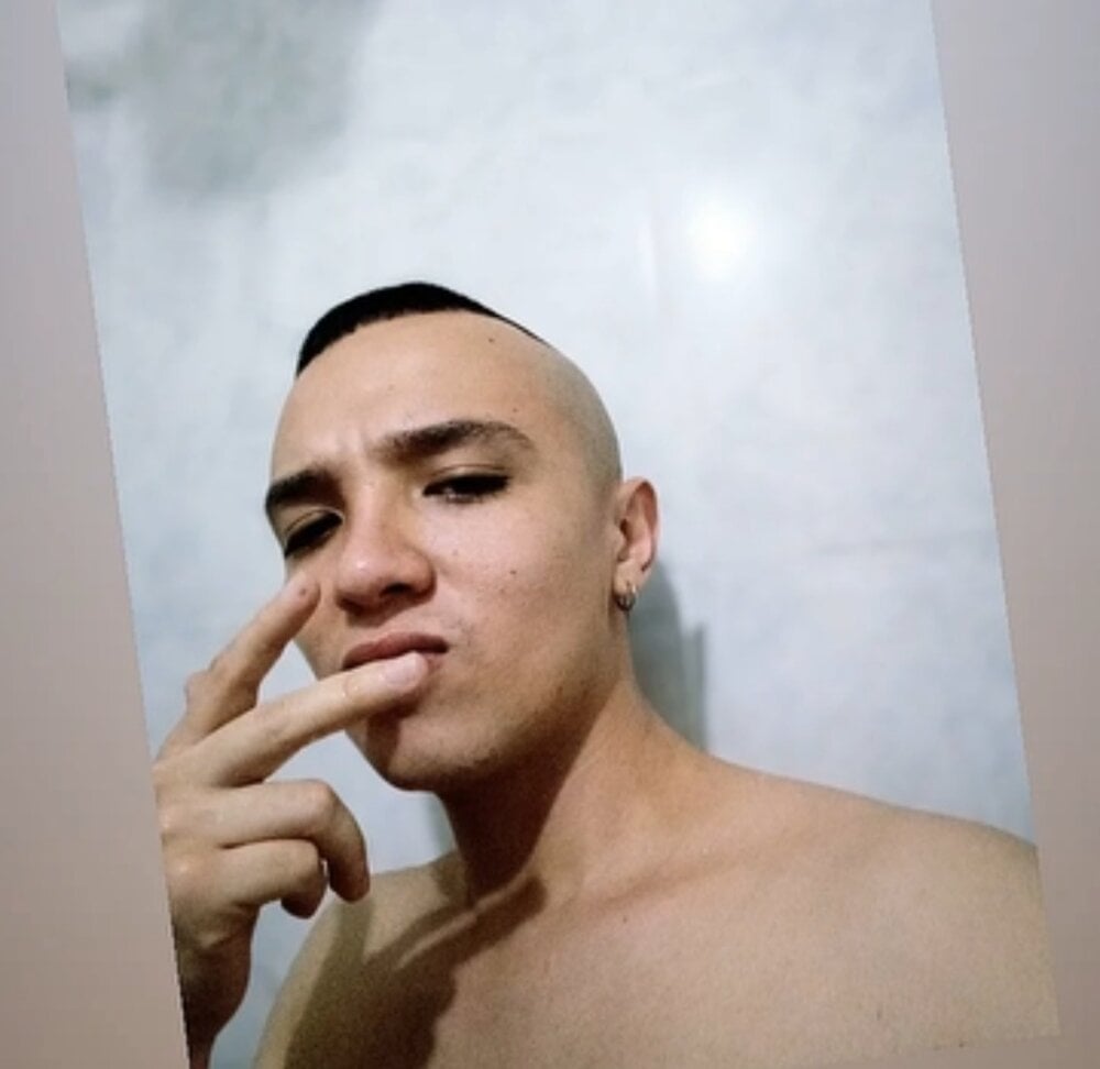 Chat +18 off-line de Little_eevil