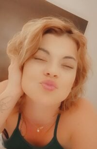 Charmed_Postmark's Offline Chat Room