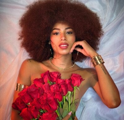 YayaHilton on StripChat