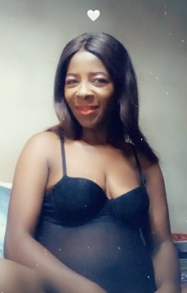 Live sex webcam photo for Ebonimuscles24 #289645532