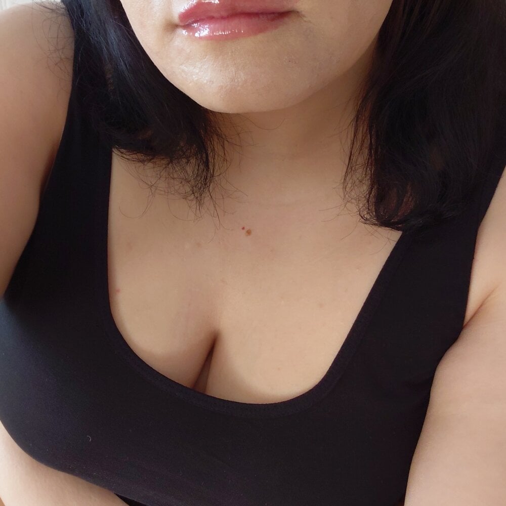 Fatmayanar3469's Offline XXX Chat