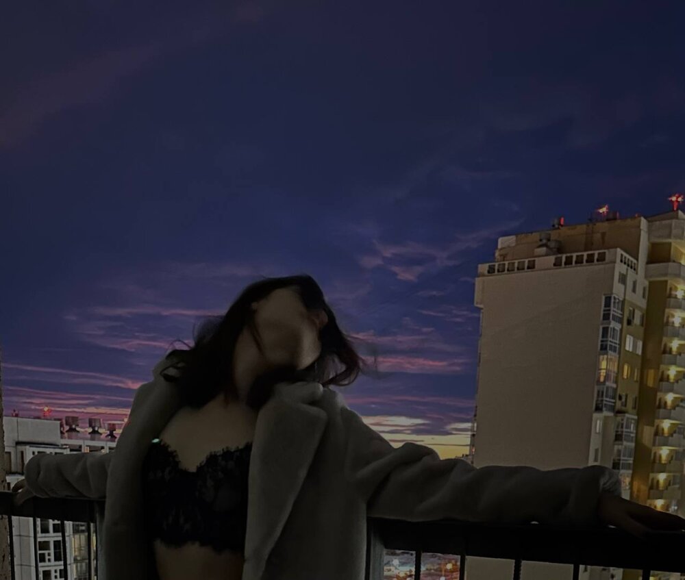 Live sex webcam photo for SelenaHold #289975250