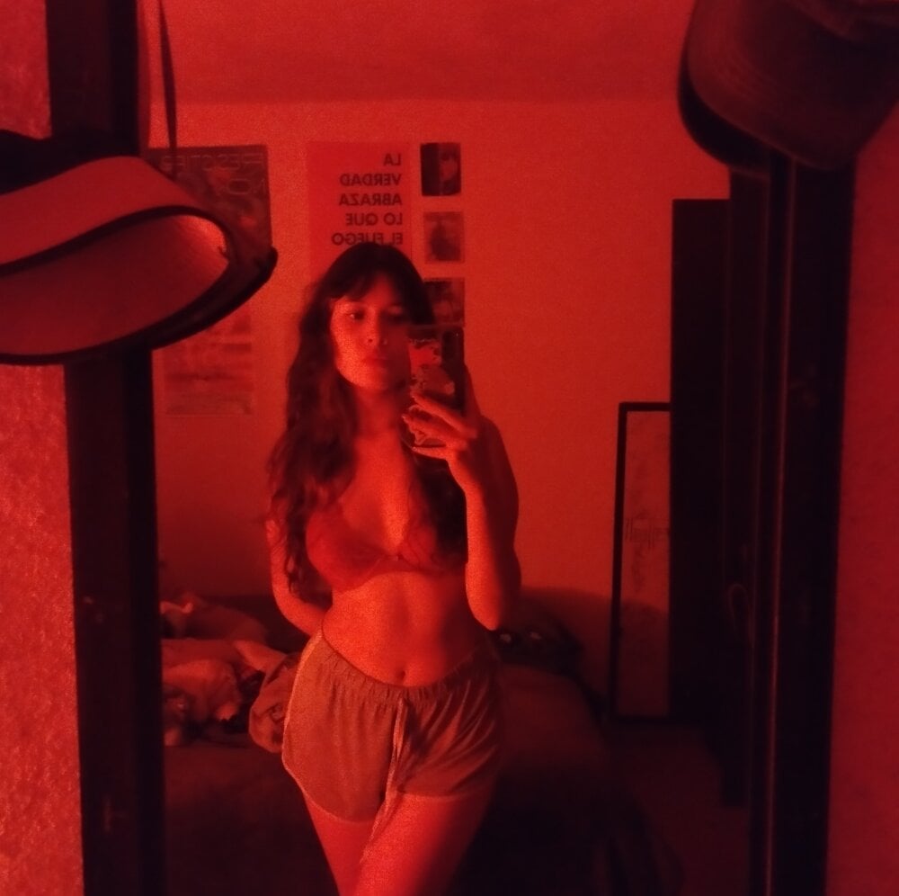 دردشة Raven__5 الجنسية دون اتصال