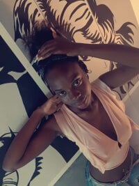 Luna_Dark1's Offline Chat Room