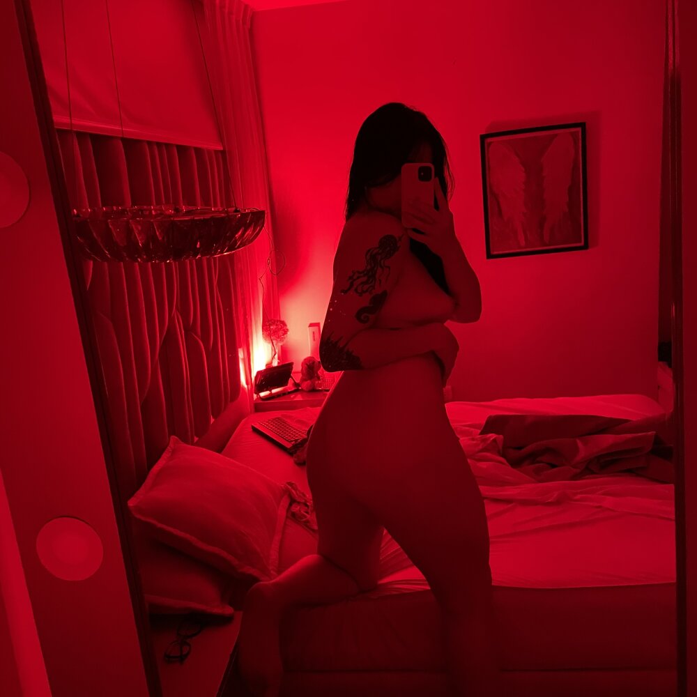 Live sex webcam photo for EvelynRoses #290230349