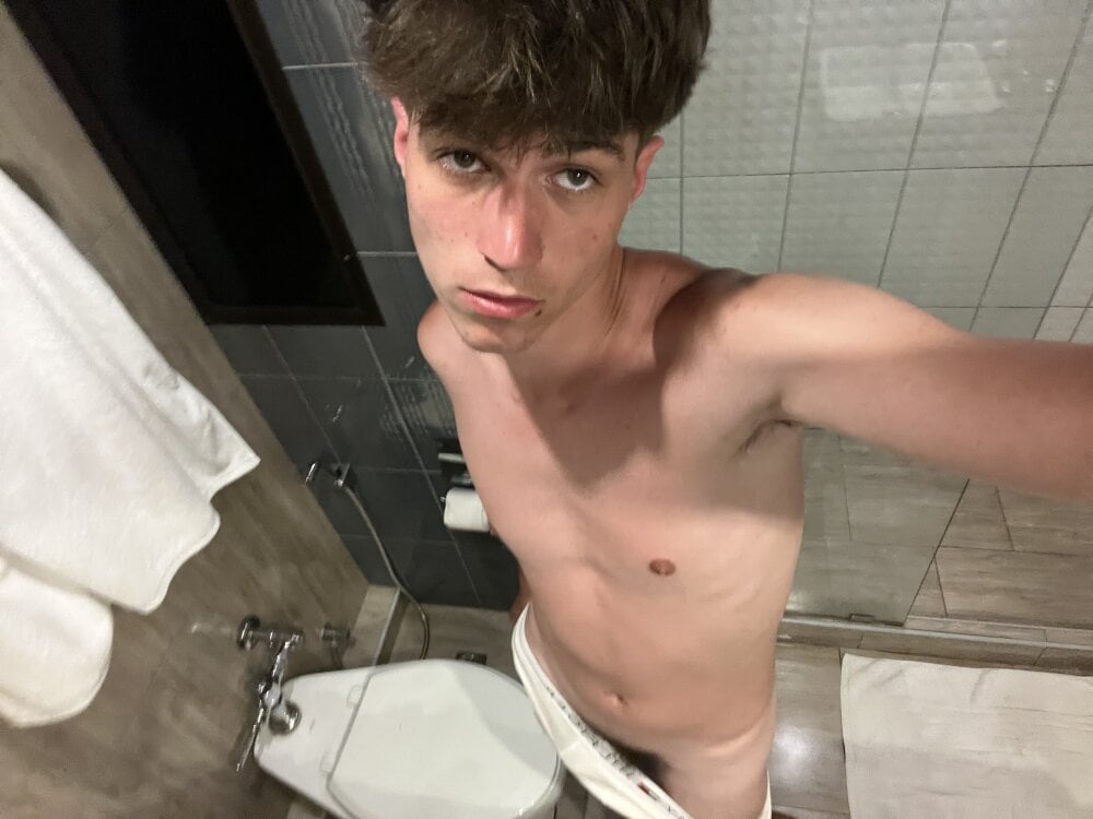 dmitrii2dmitrii from stripchat