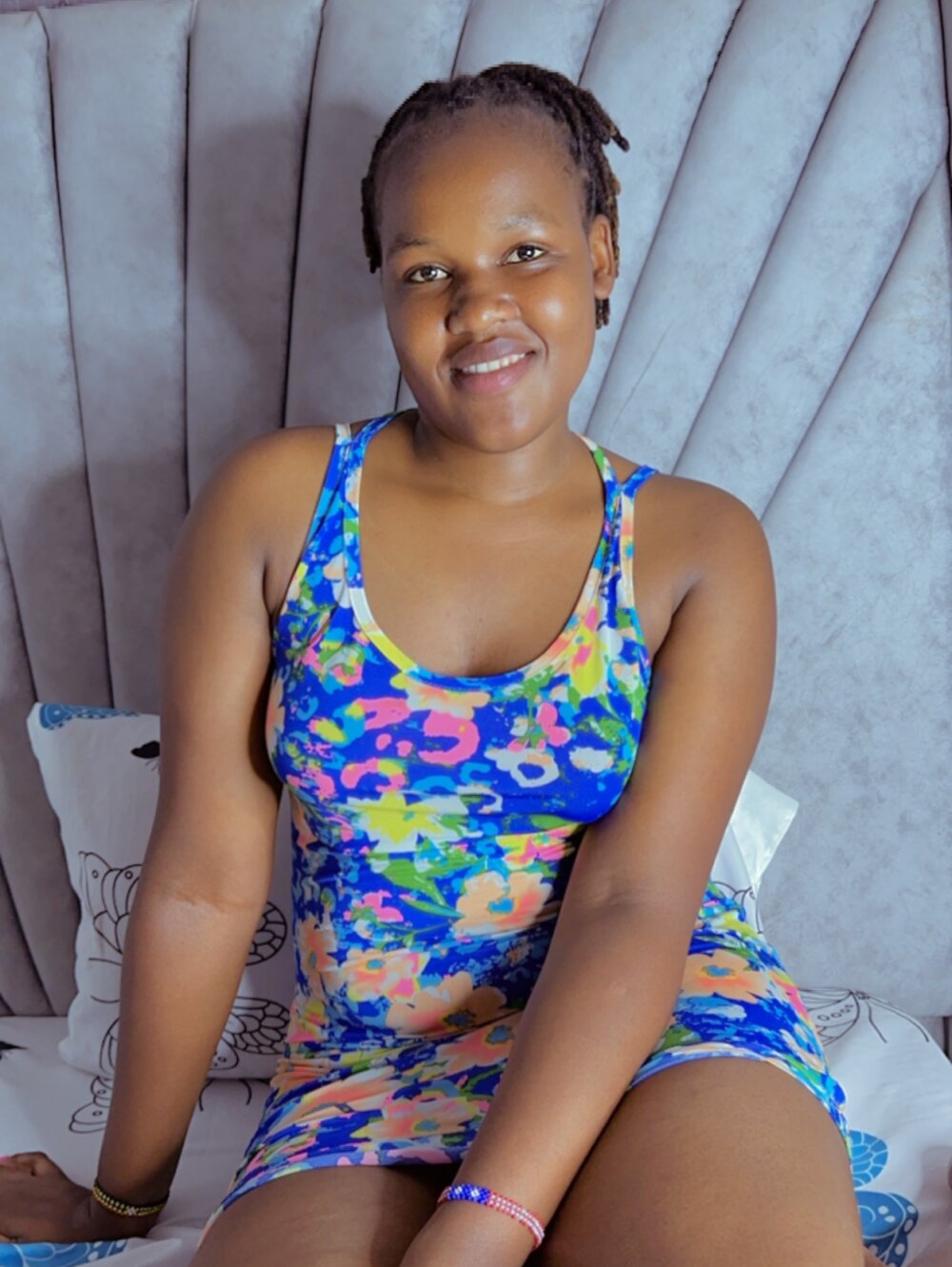 Live sex webcam photo for Cadercey_kimmy #289646573