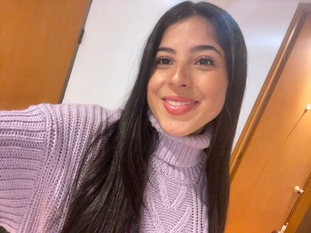 MonicaGarcia69's Offline XXX Chat