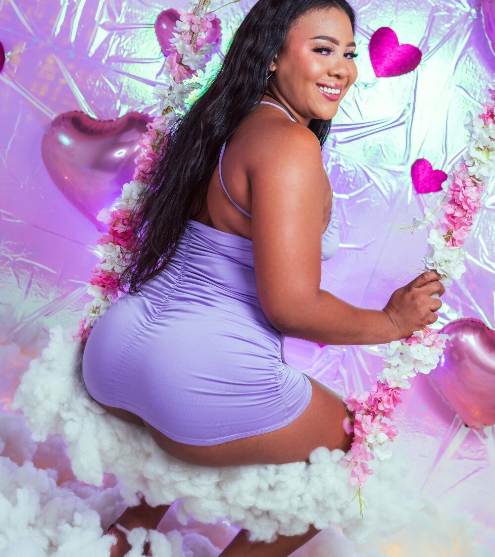 Live sex webcam photo for Scarlettt_Ass #289994267