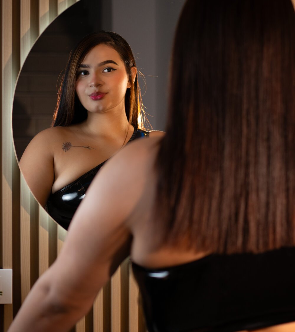 stripchat alisson_taylor__ webcam profile pic via amateursex-livecam.com